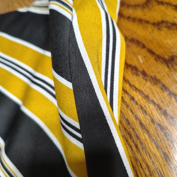 Dressy, Flowy, Skirt with Zipper on Side - Picture 3 of 4